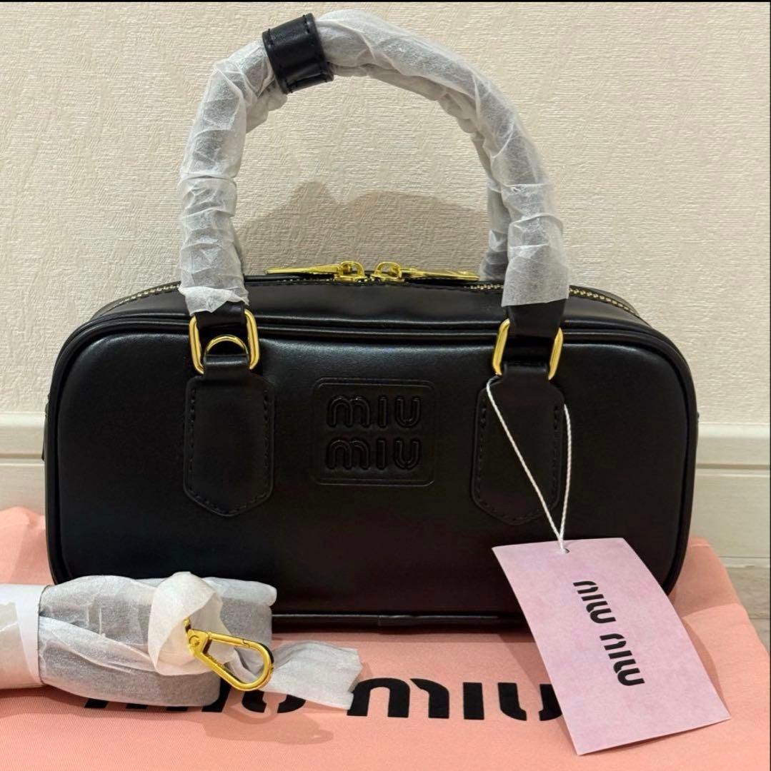 miumiu アルカディレザーハンドバッグ 新品未使用 - メルカリ