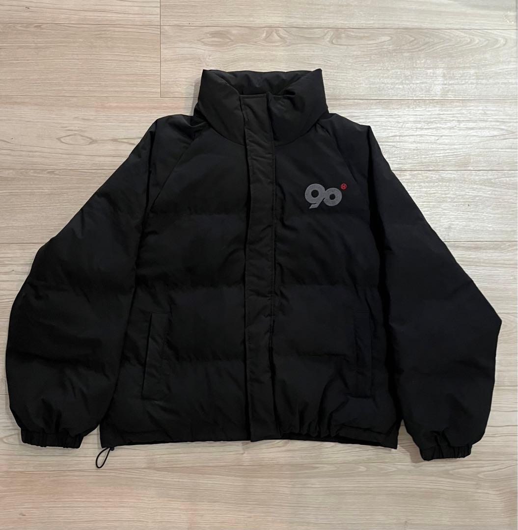 9090 ダウンジャケット90 Logo Rich Puffer Jacket - メルカリ