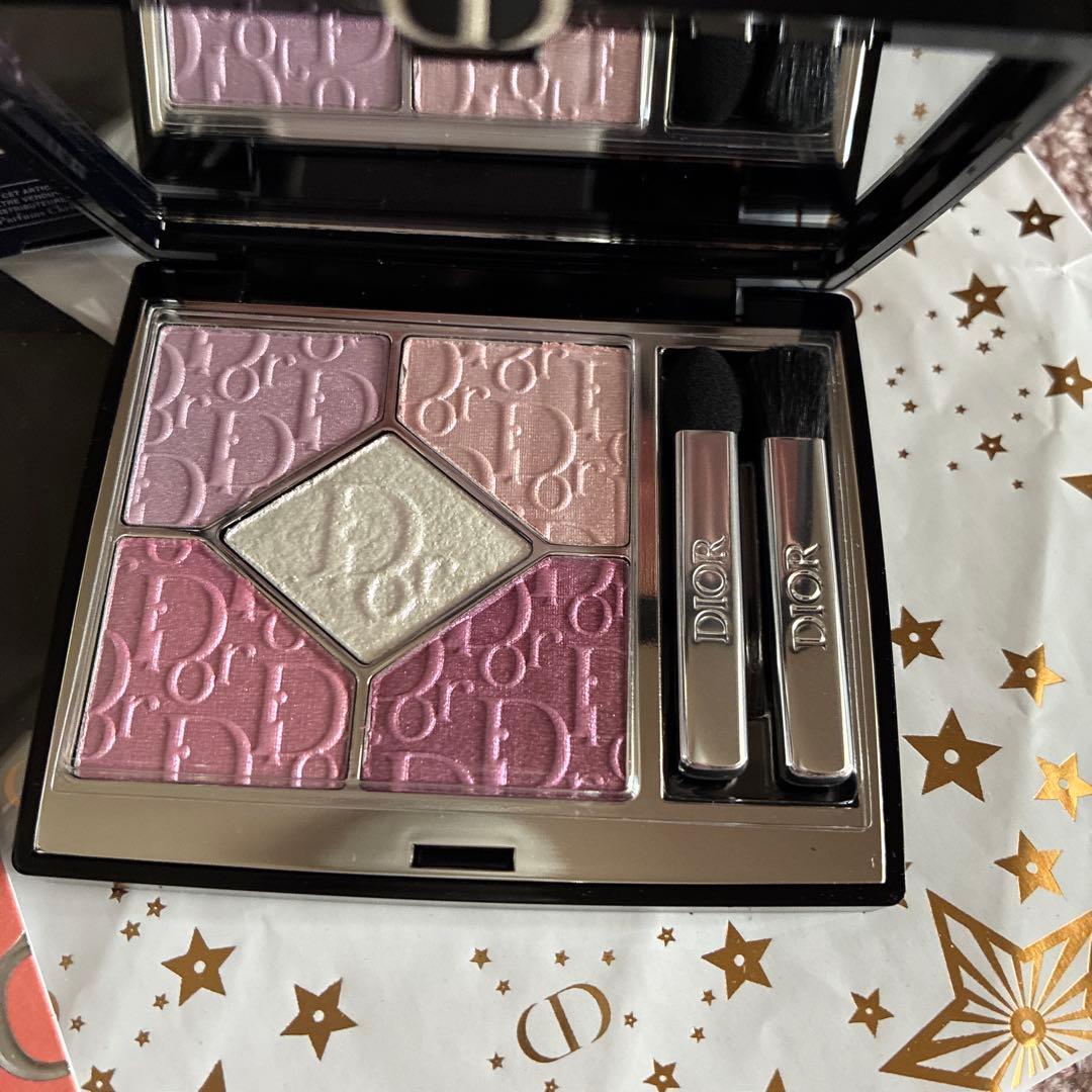 新製品 ウルトラピンク アイシャドウパレット 数量限定