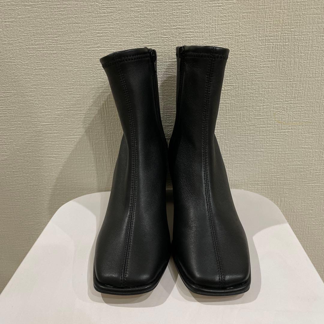 未使用FRAY I.D ストレッチレザーショートブーツ　ブラック36 FRAY I.D（フレイアイディー）の「ストレッチレザーショートブーツ