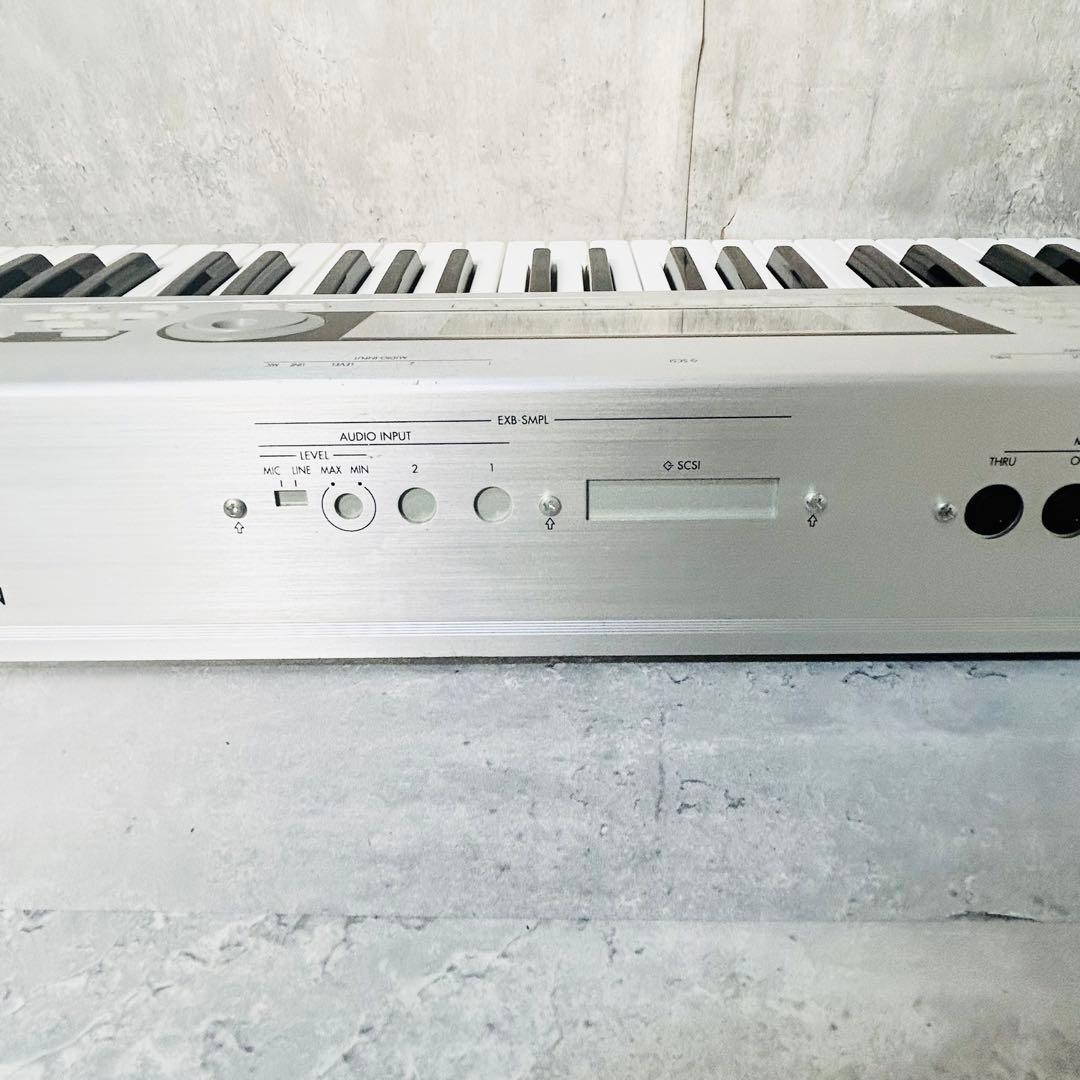 名機 KORG コルグ TRITON LE 61鍵盤 シンセサイザー 動作品 - メルカリ