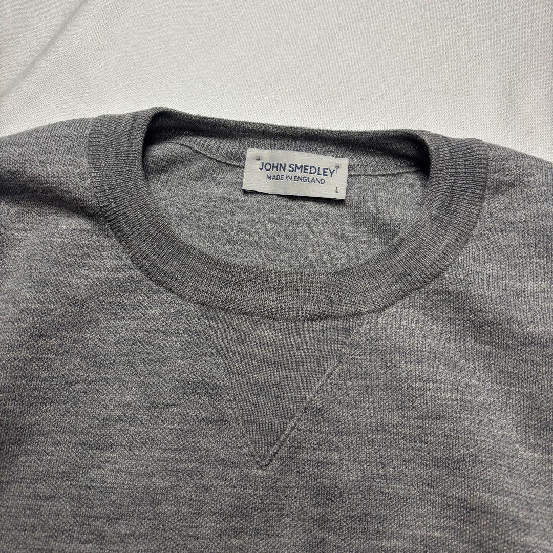JOHN SMEDLEY イングランド製 グレー 前Vガゼットスウェットイギリス