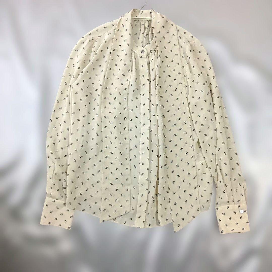 SOEJU ソージュ　ビット柄スカーフ付きブラウス ビット柄スカーフ付きブラウス - SOÉJU online store｜上質な大人の