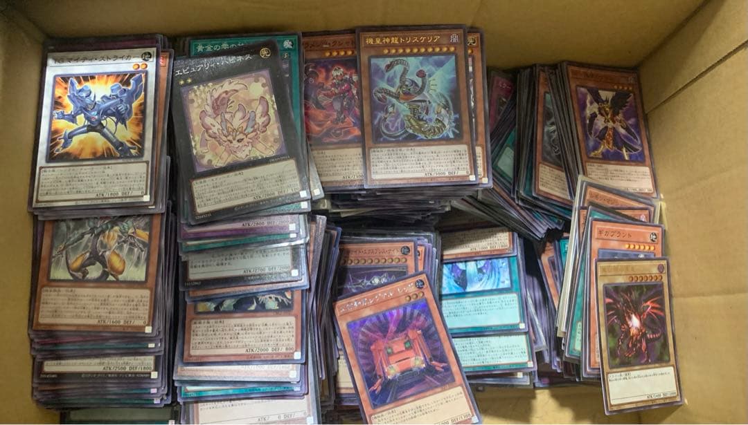 遊戯王 引退品 まとめ売り 約3000枚 + スリーブ類の通販はau PAY