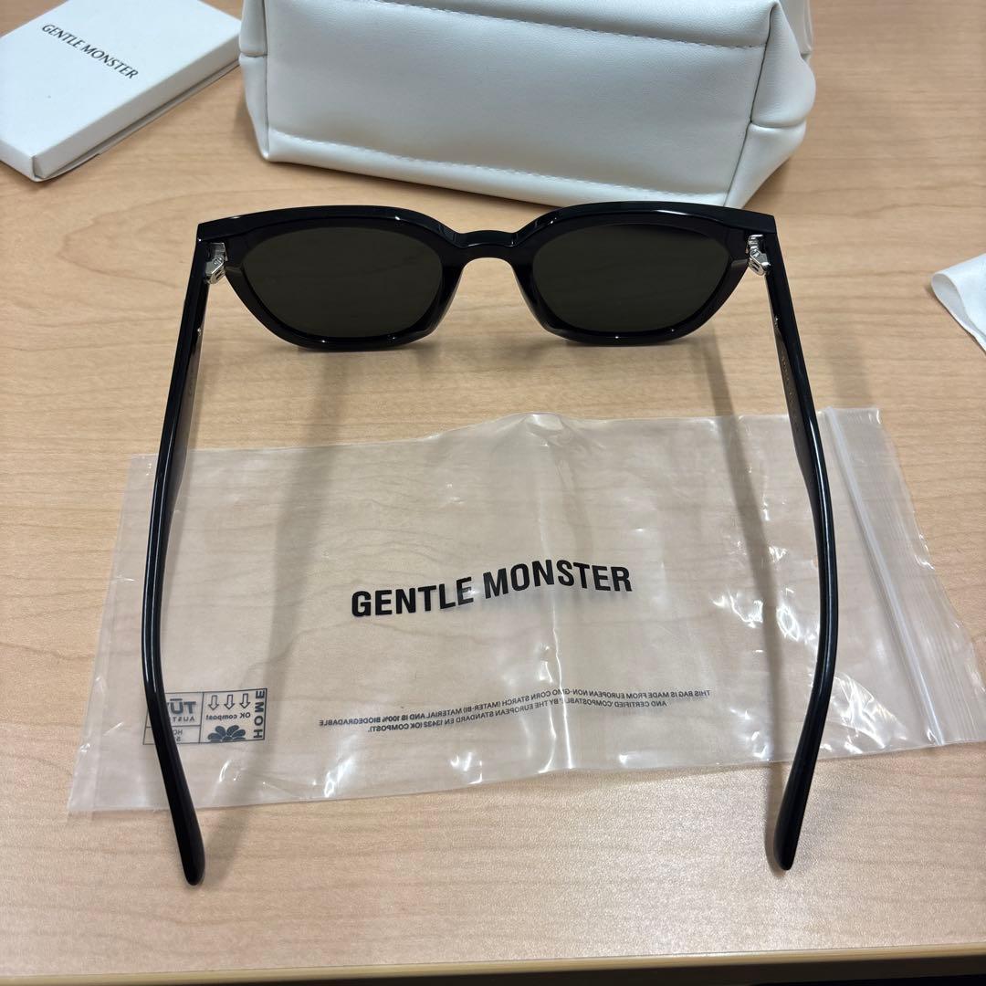 GENTLE MONSTER ブラックサングラス - メルカリ