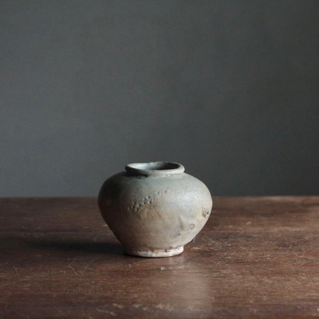 李朝 堅手 小壺 李朝壺 朝鮮美術 古美術 古道具 アンティーク 壺 朝鮮美術 | 李朝粉青沙器線刻牡丹文小扁壺 | Gallery陽々youyou | 山梨県
