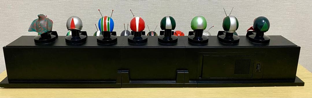 仮面ライダー マスクコレクション プレミアム発光台座ディスプレイ