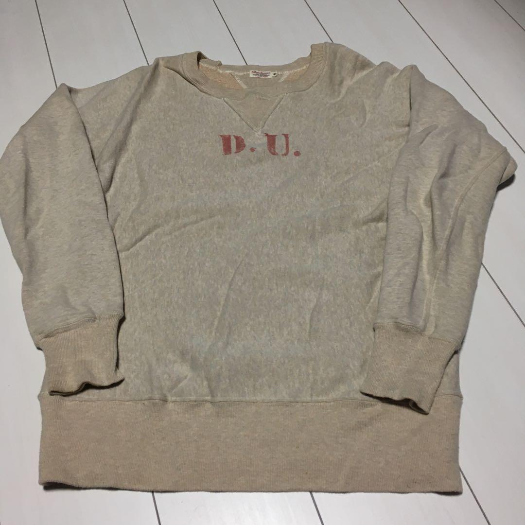 ベージュ Vネック トレーナー PROPERTY OF D.U. ベージュ Vネック トレーナー PROPERTY OF D.U. - メルカリ