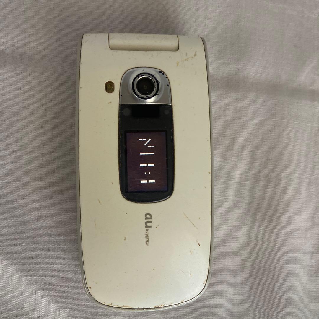 au A5518SA シルバー 携帯電話本体 - メルカリ