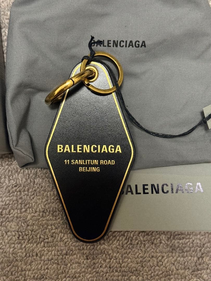 激レア 正規品 バレンシアガ Beijing開店記念 キーリング