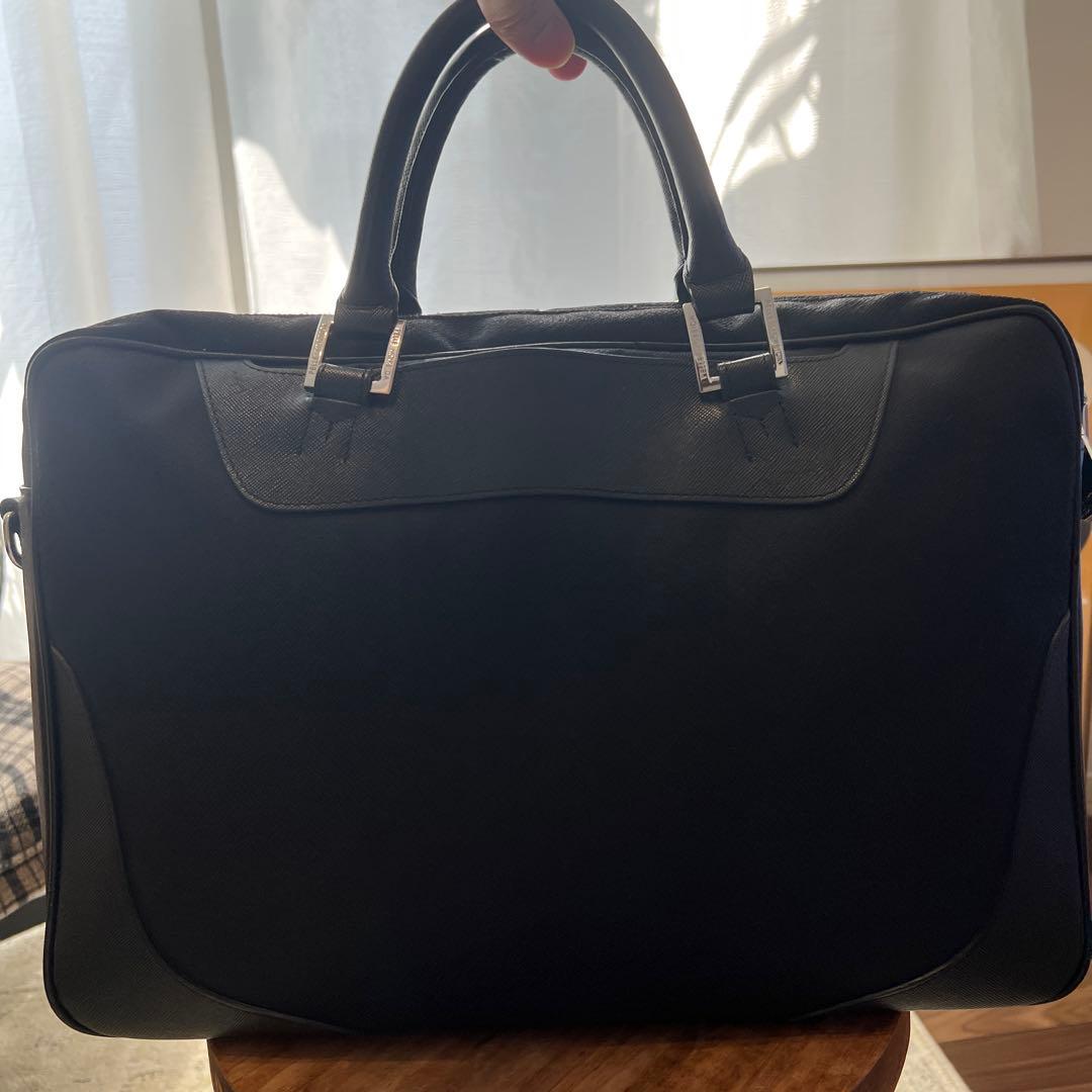 ペッレモルビダ キャピターノ レザー ブラック ビジネスバッグ - メルカリ