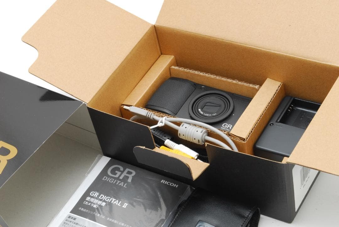 【ほぼ新品】リコー RICOH GR DIGITAL II《S/C 201回》