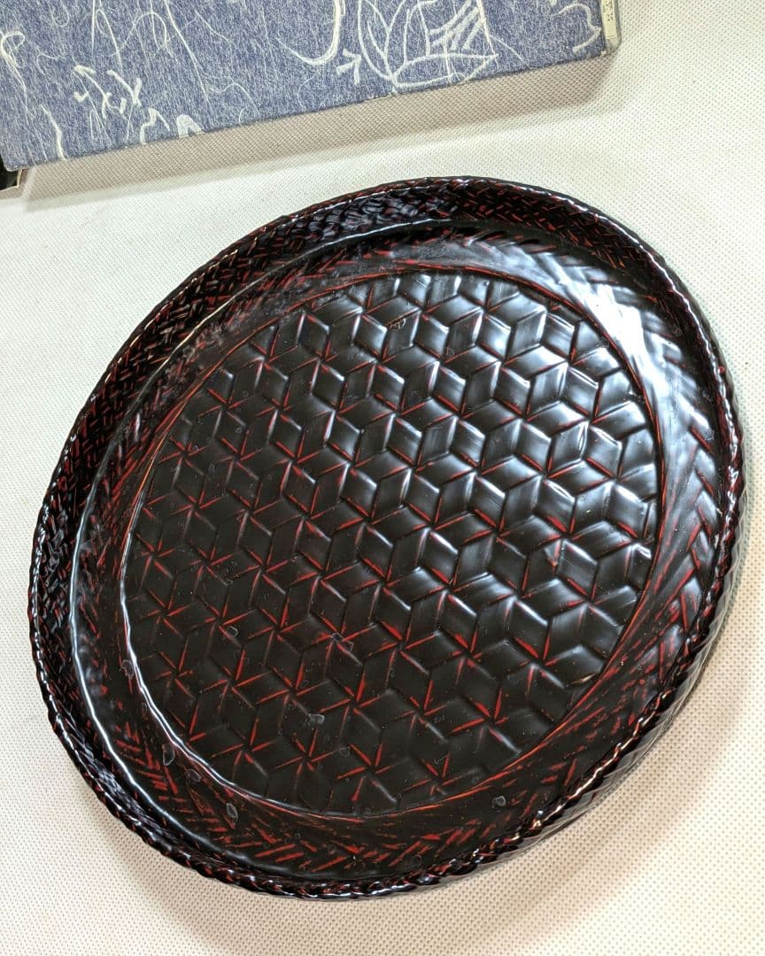 籃胎漆器 らんたいしっき 丸盆 お盆 亀甲模様 竹の器 漆塗り - メルカリ