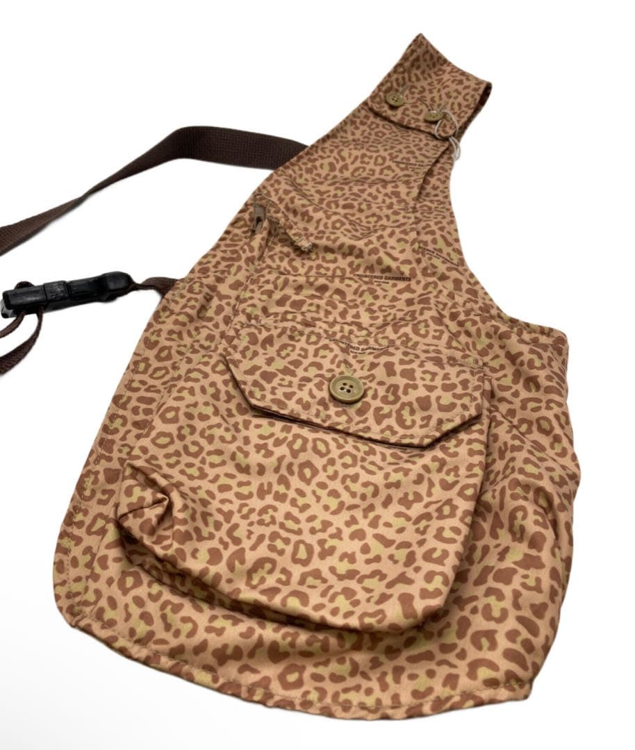 ENGINEERED GARMENTS ショルダーベスト レオパード柄 - メルカリ