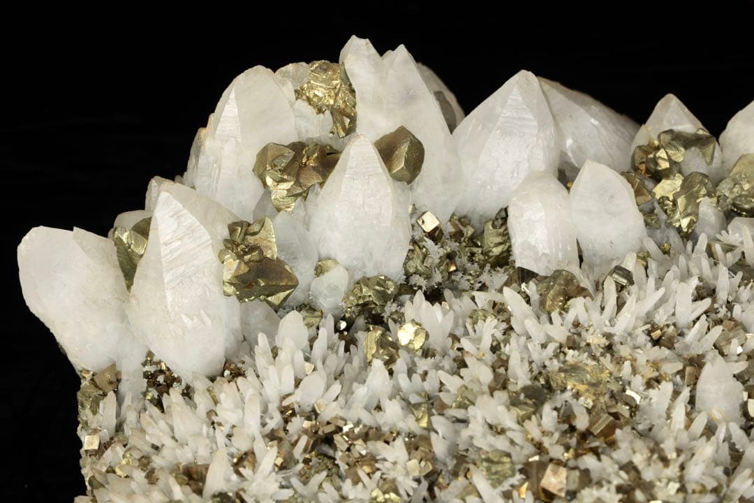 青森県尾太鉱山産 水晶 黄鉄鉱 7.9kg 天然石 原石 国産鉱物標本 鑑賞石