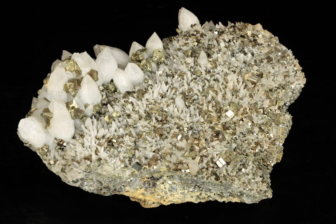 青森県尾太鉱山産 水晶 黄鉄鉱 7.9kg 天然石 原石 国産鉱物標本 鑑賞石