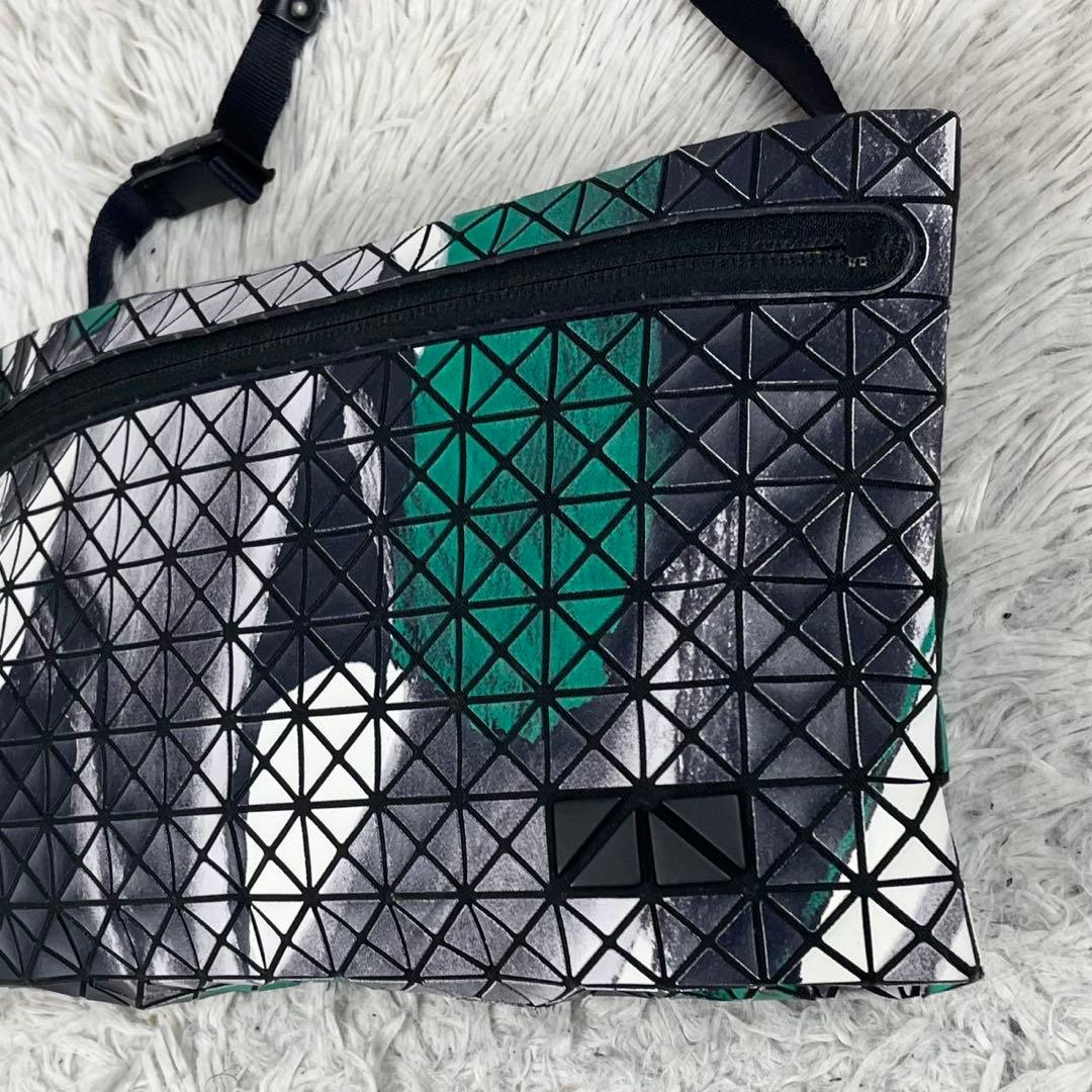 極美品 バオバオイッセイミヤケ レザー ショルダーバッグ バイカラー