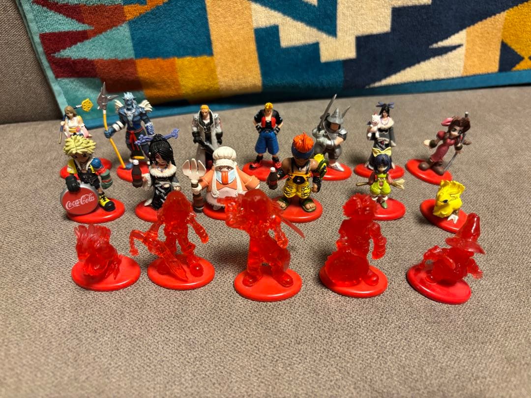 ファイナルファンタジー ff コカコーラ フィギュアセット 18体 - メルカリ
