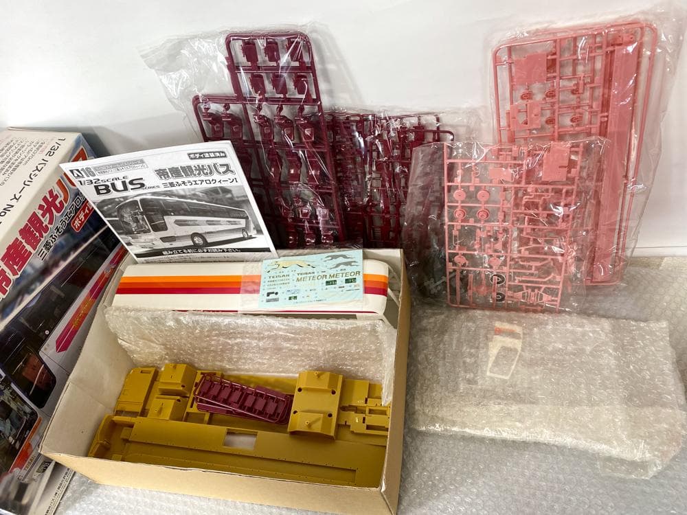 ①アオシマ 青島 1/32 バス No.16 帝産観光バス 三菱ボディ塗装済み