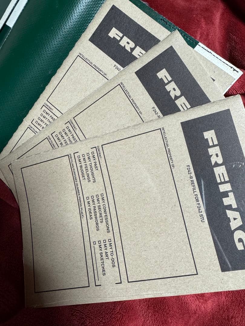 フライターグ FREITAG F242 STU ノートカバーと純正ノート3冊 - メルカリ