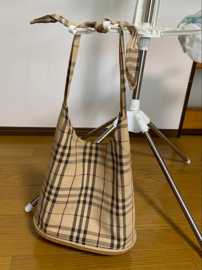 Burberry チェック柄ショルダーバッグ 中古品 - メルカリ