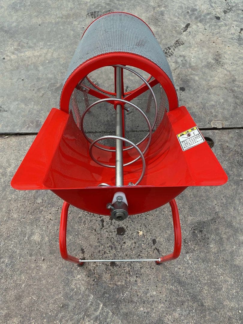 赤い金属製種子選別機 スタンド付き