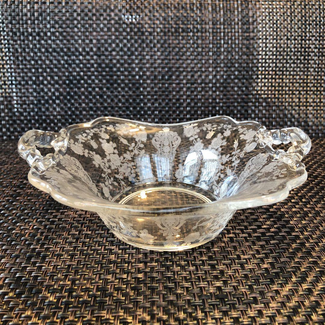 ケンブリッジ ローズポイント ハンドル付きボンボンボウルとボンボン