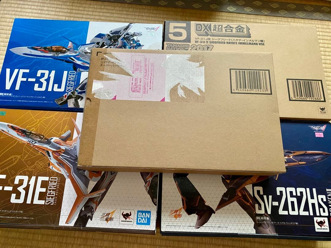 DX超合金 マクロス vf-31 5点まとめ DX超合金 マクロス vf-31 5点まとめ DX超合金 マクロス vf-31 5