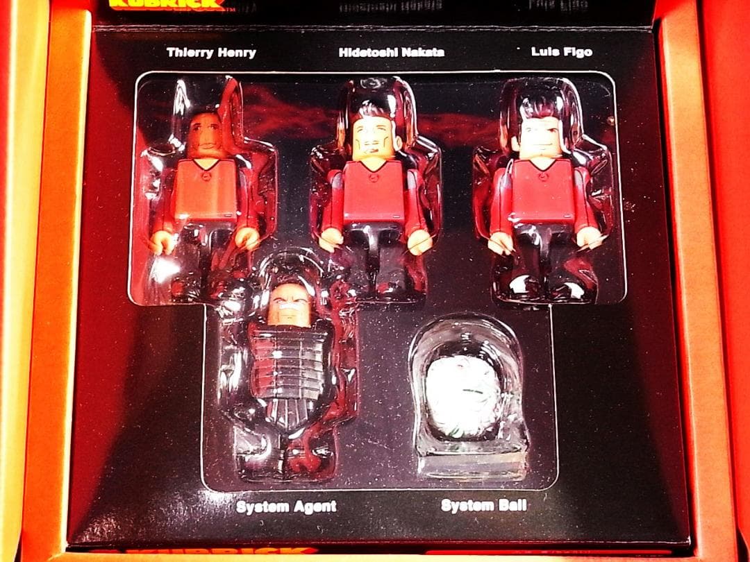 ナイキ当選品キューブリック☆5体入りBOX☆NIKE：中田英寿ほか - メルカリ