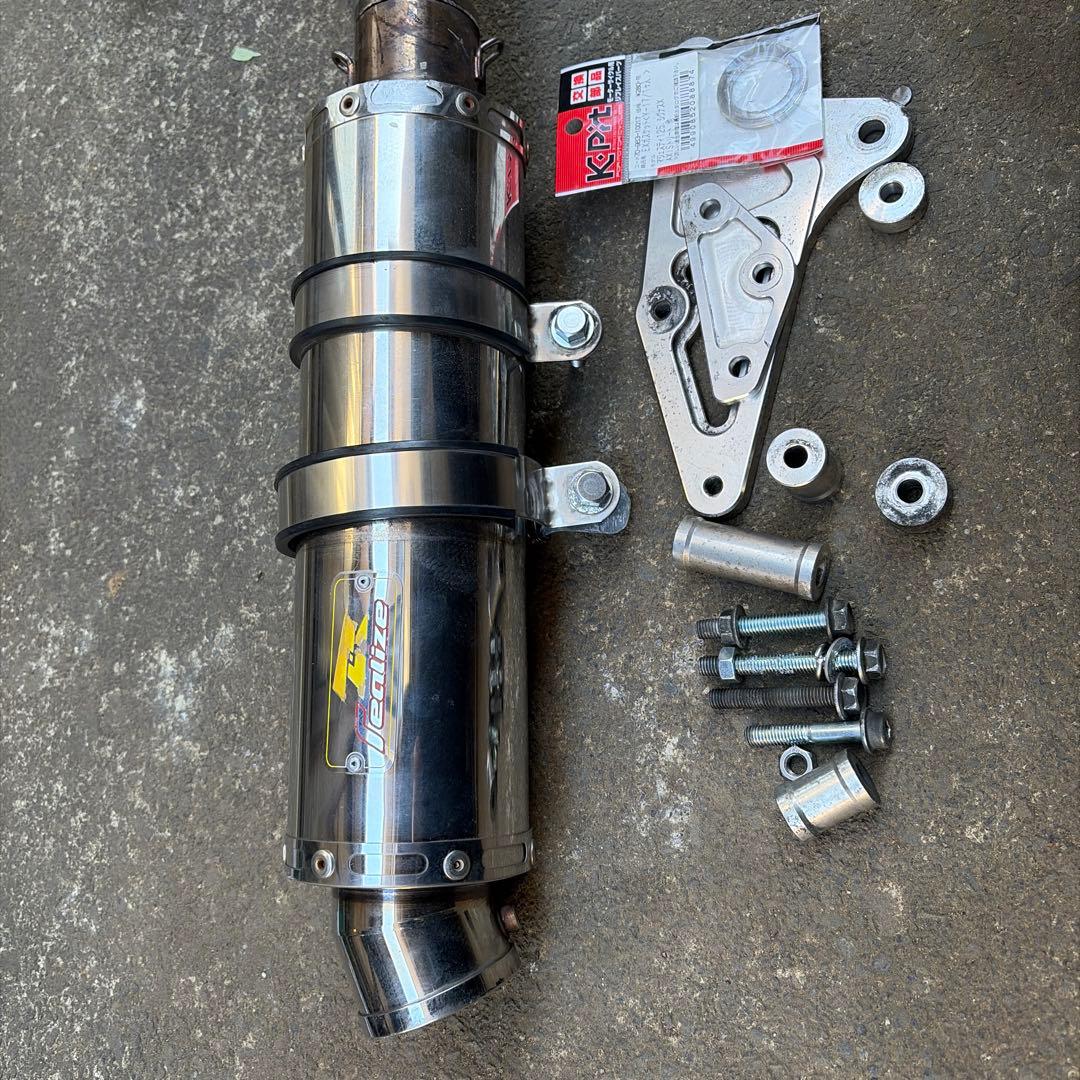 シグナスx se44j.1〜3型、リアライズライズマフラー稼働品、排気漏れ無し。 シグナス Realize シグナスX バイクマフラー BC-SE12J EBJ-SE44J 1型 2