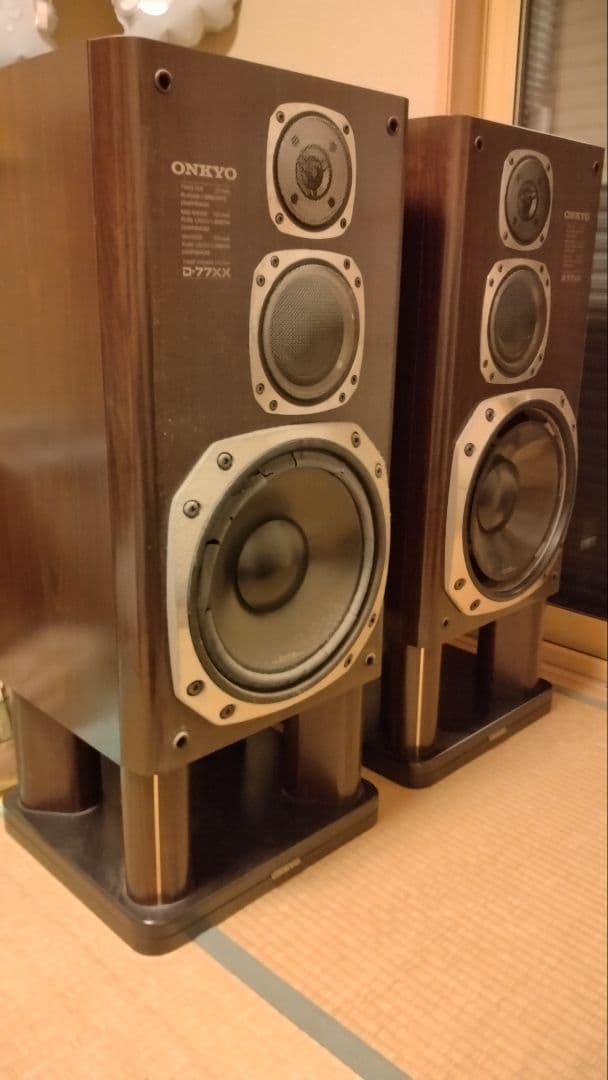 引取限定】ONKYO D-77XX フロア型スピーカー 専用台付きジャンク
