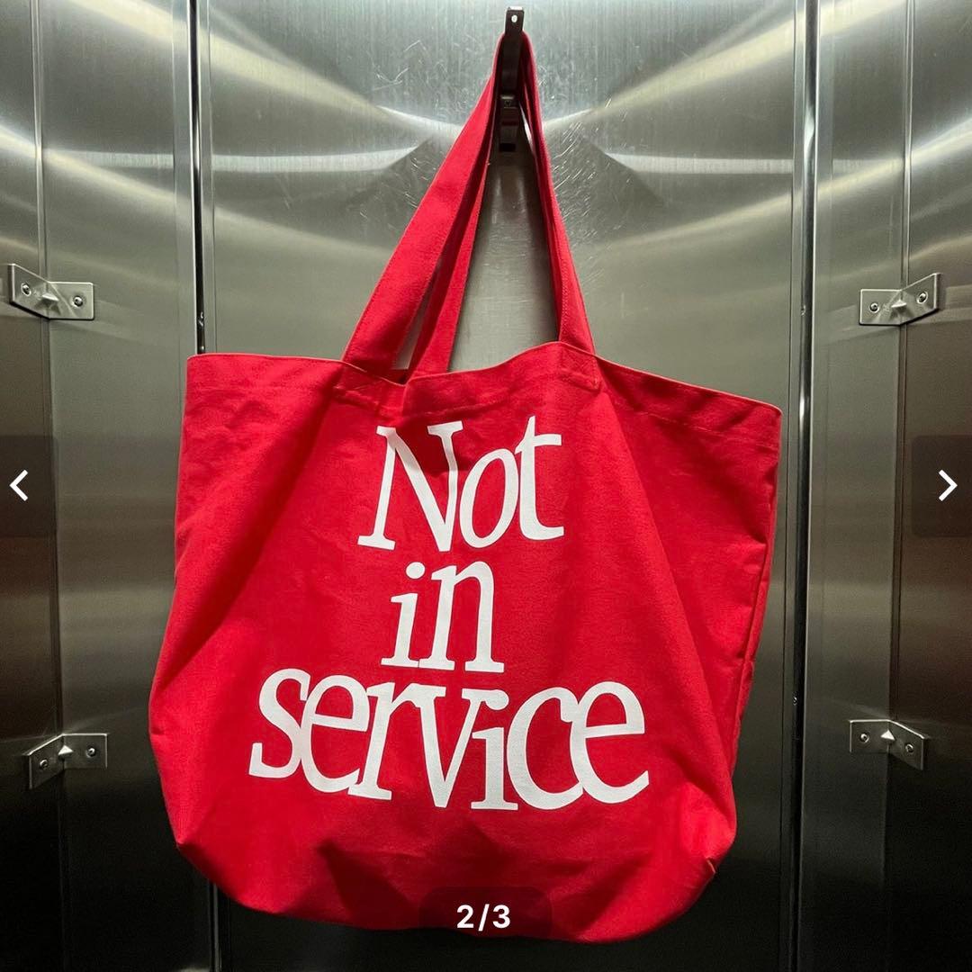 新品未使用】レッド トートバッグ Not in service - メルカリ
