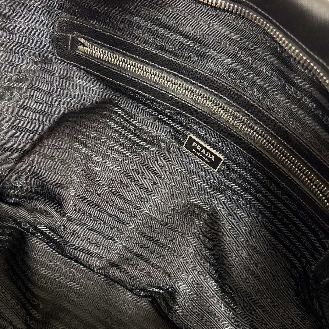 PRADA 黒レザービジネスバッグ - メルカリ