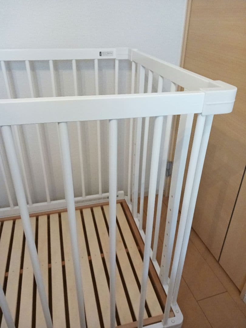 ぽこぽこ 《綺麗❣送料無料❣》ファルスカ　 ベビーベッド