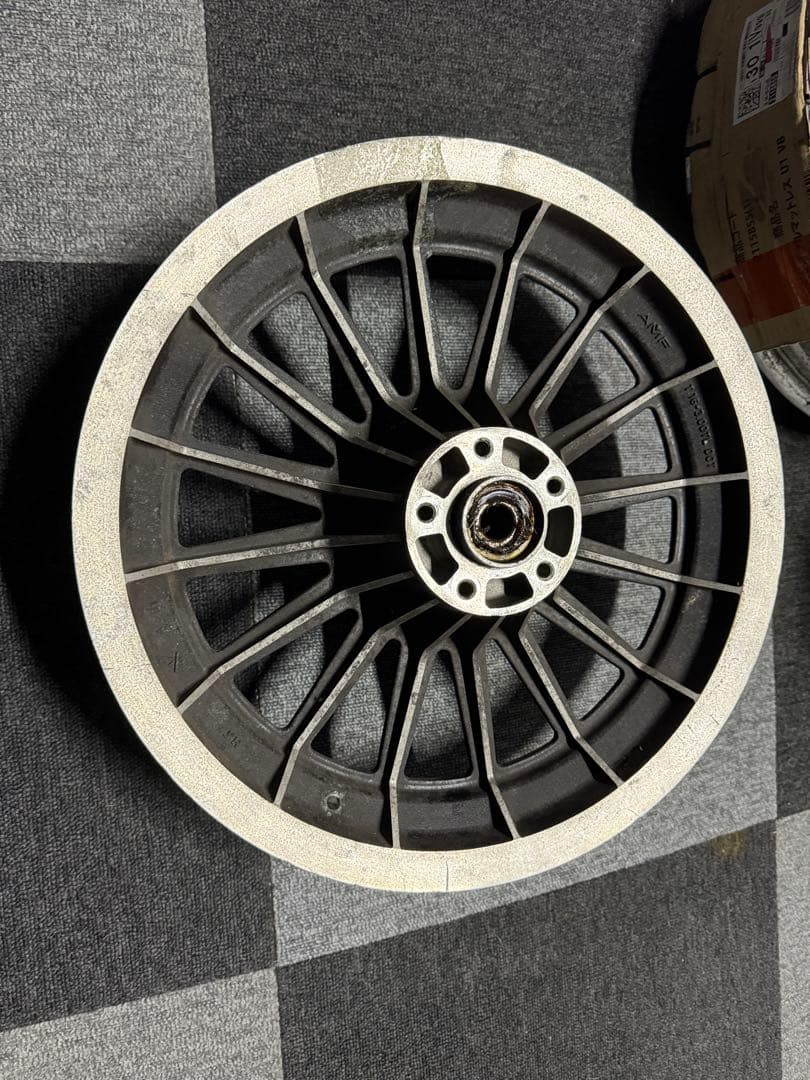 1982年式FLH ショベルヘッド 純正16インチキャストホイール前後セット