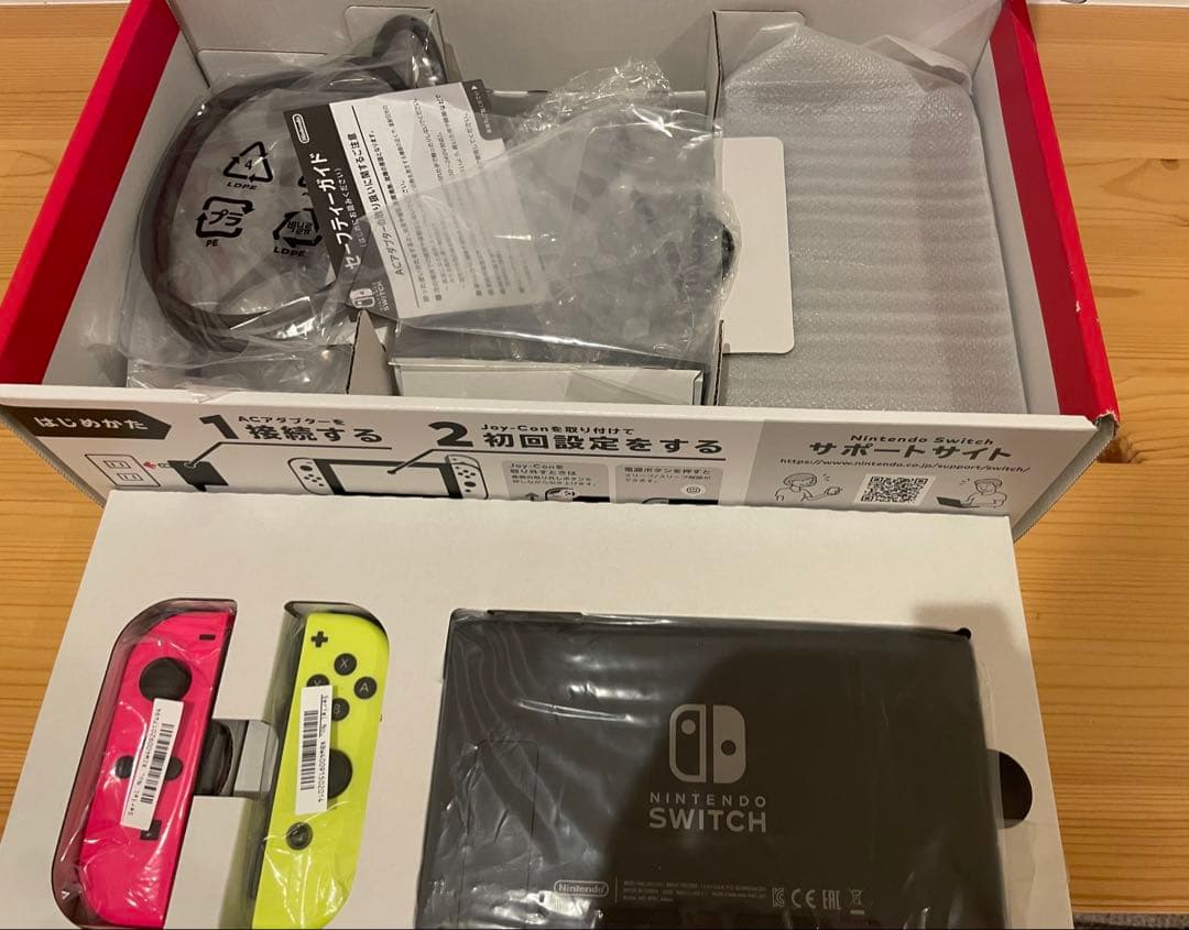 【美品】Nintendo Switch 本体　付属品 NintendoSwitch本体の付属品の他に追加で必要な周辺機器は？