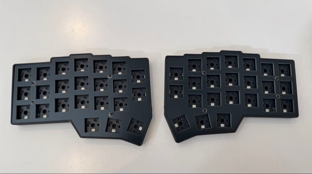 【新品】corne v4 cherry ベアボーン　ミドルアクリル付き Corne V4 Cherry