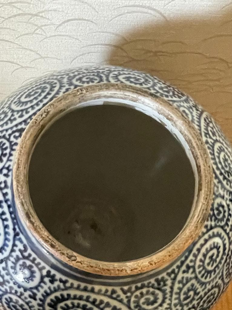 美品 古伊万里 染付蛸唐草 壺 傷なし 木箱有り - メルカリ
