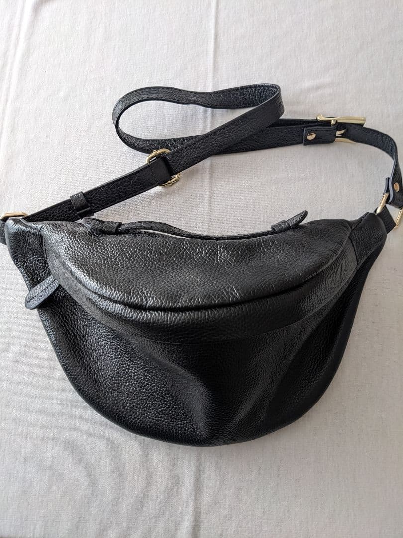 ☆FRAMeWORK オウレンティ黒のレザーボディバッグ AULENTTI www.cosaga.com