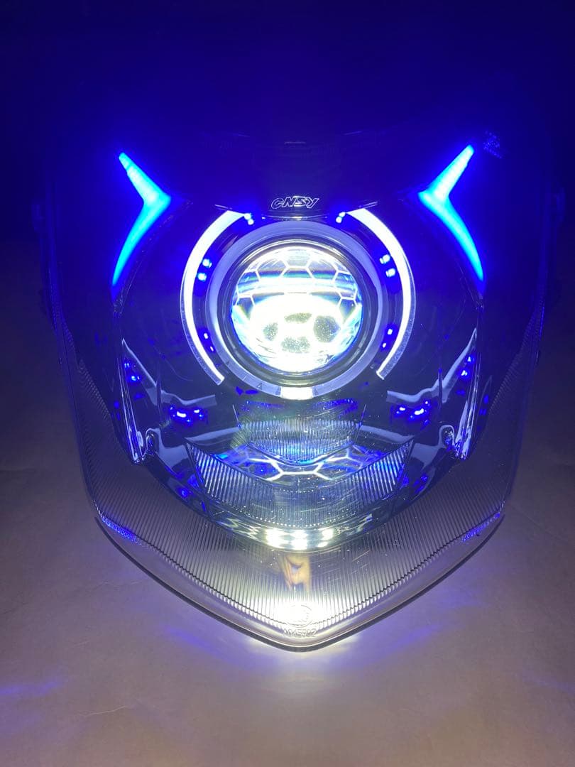 最新型 シグナスX 4型 デビルアイ プロジェクターヘッドライト