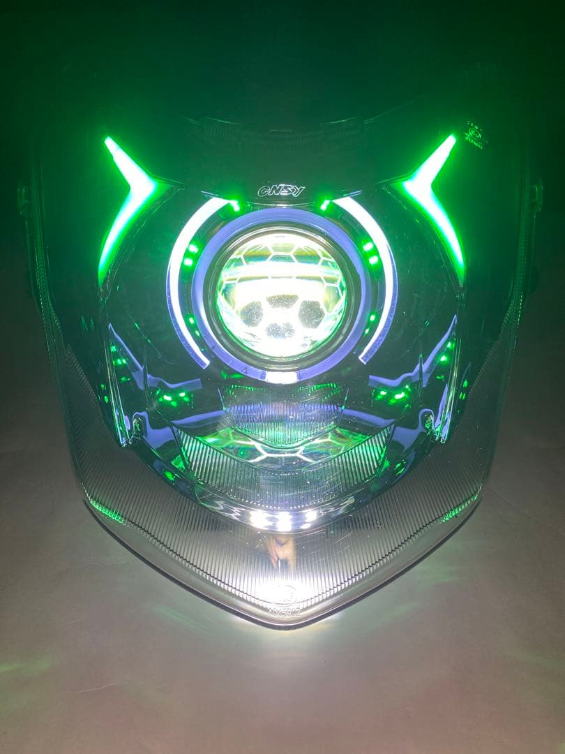 最新型 シグナスX 4型 デビルアイ プロジェクターヘッドライト