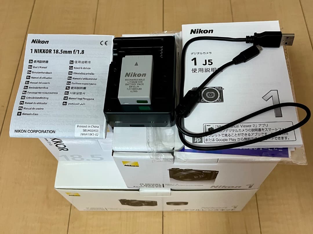 Nikon1 J5ダブルレンズ◆10-30/f3.5-5.6◆18.5/f1.8