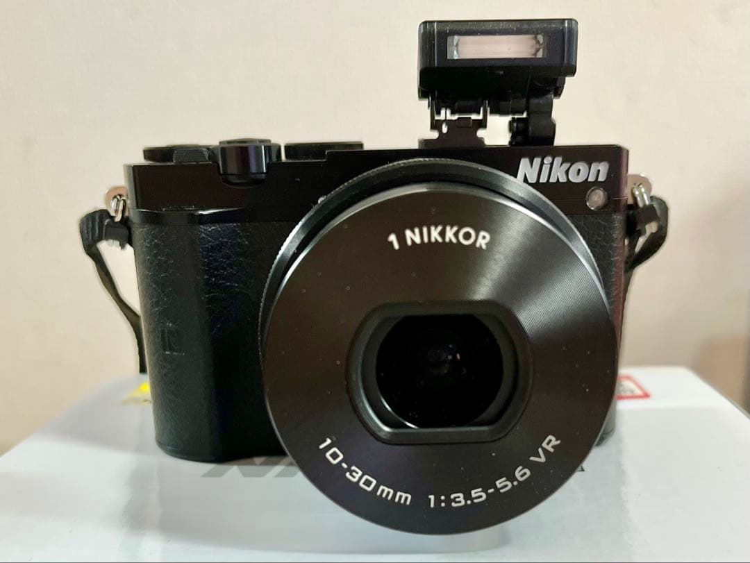 Nikon1 J5ダブルレンズ◆10-30/f3.5-5.6◆18.5/f1.8