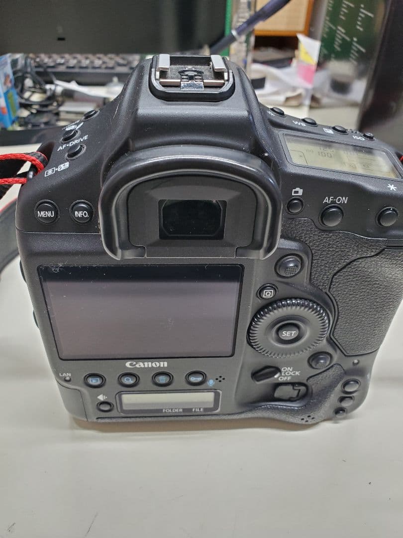 Canon EOS-1D X 本体 取説 充電器付 50000ショット未満です。
