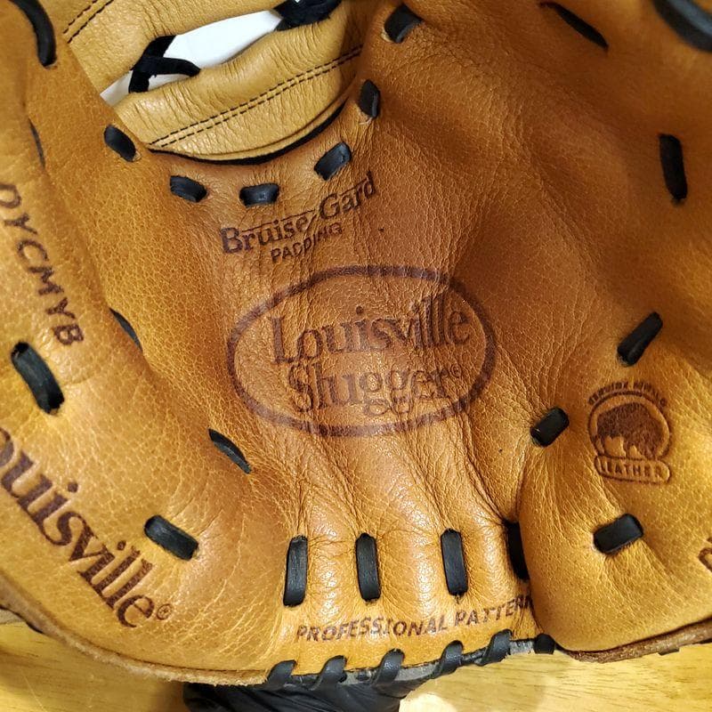 ルイスビルスラッガー 背面メッシュ 少年用 キャッチャーミット 軟式