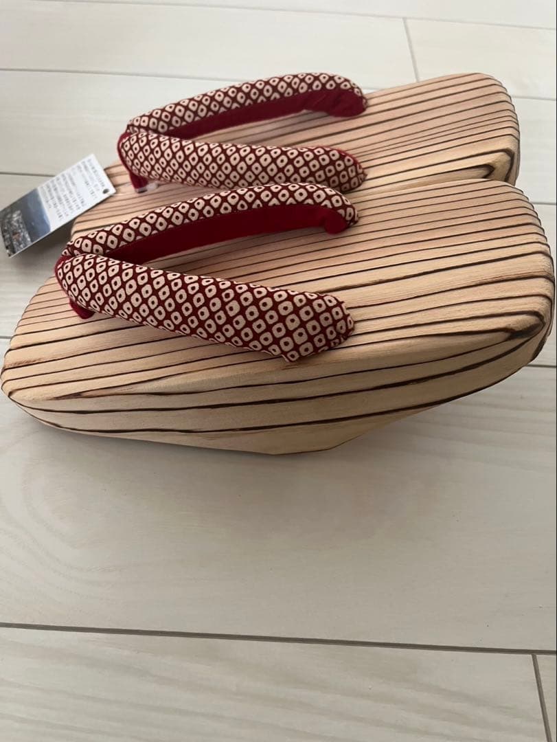 健康腰ラク下駄 天然杉　ベージュと赤のストライプ 楽天市場】【送料無料】国産杉の下駄(26cm) |下駄 日本製 ギフト 木製