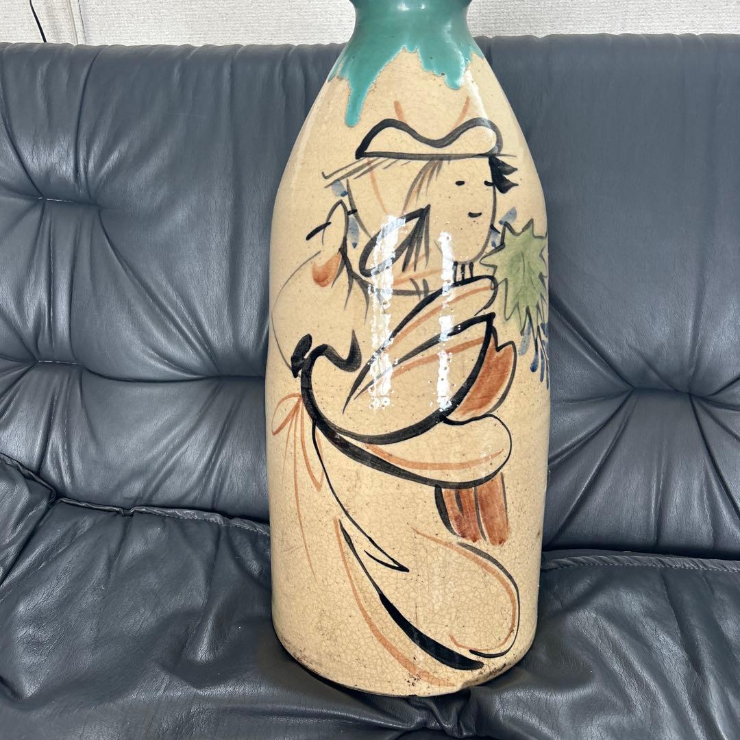 女性の絵柄の陶器花瓶 - メルカリ