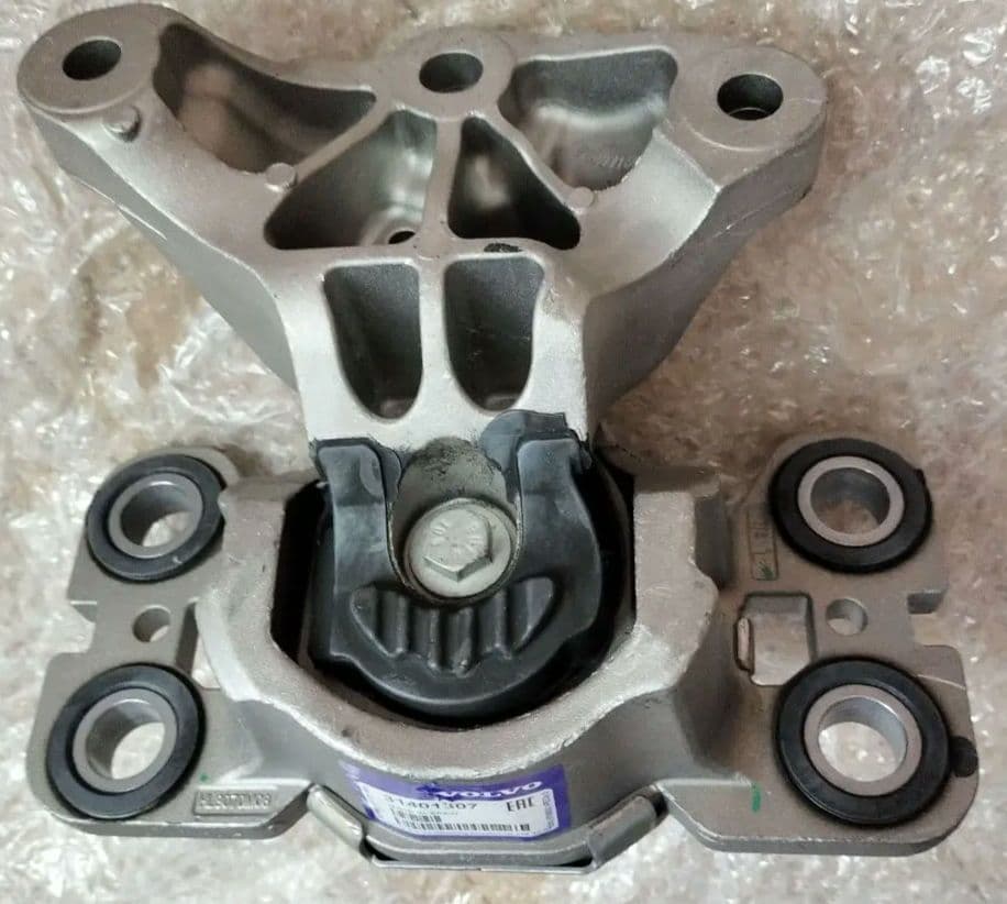 新品未使用 VOLVO純正 エンジンマウント 31401307 - メルカリ