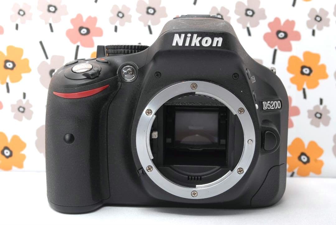 ❤Nikon D5200❤スマホ転送OK❤奇跡のショット数133回！❤美品