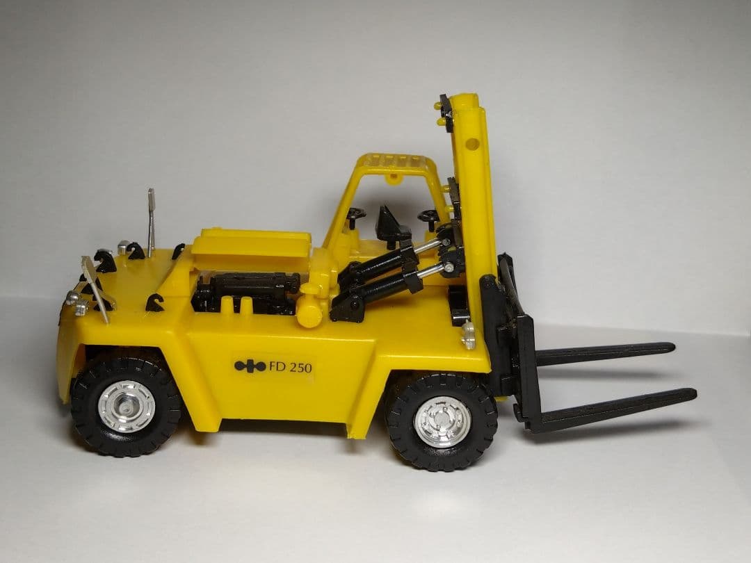 g*_様 【破損】 DELUXE BIG-1 デラックスビッグワンガム カバヤ - メルカリ